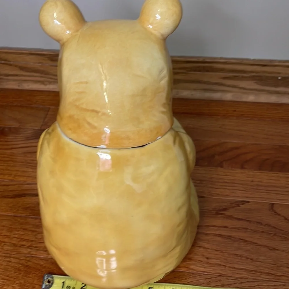WINNIE‎ THE POOH Ceramic Cookie Jar. Vintage